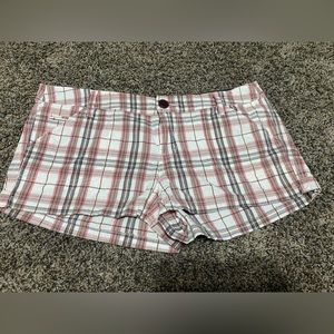 Cute plaid shorts!